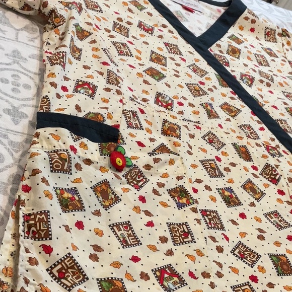 Mary Engelbreit nursing hospital scrub top size Small - Picture 2 of 7